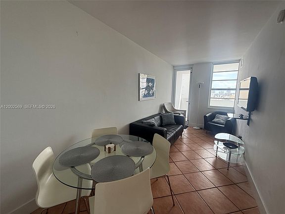 3rd image of 100 Lincoln Rd #1209