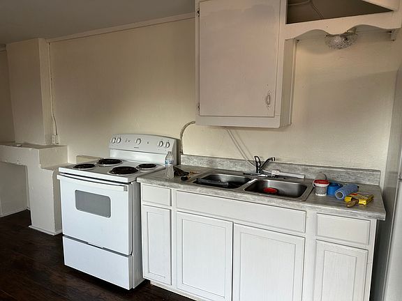 3rd image of 413-4 N Jefferson St