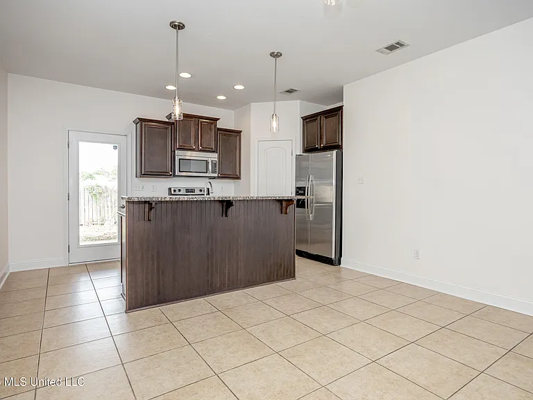 931 Old Towne St — Photo 8
