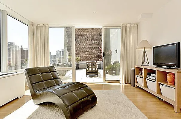 Sold by Living New York | media 5