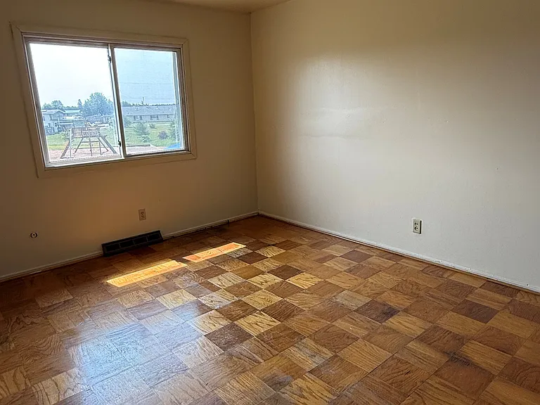 616 Talon St — Photo 9