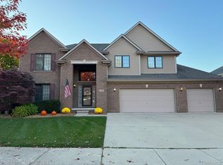 8345 Vista Ln, Westland, MI 48185