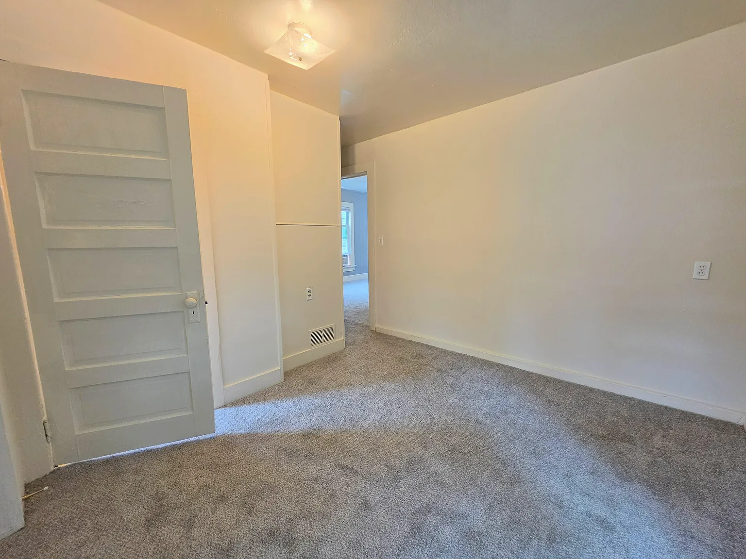 2 bed, 806 sqft, $925 — Photo 4