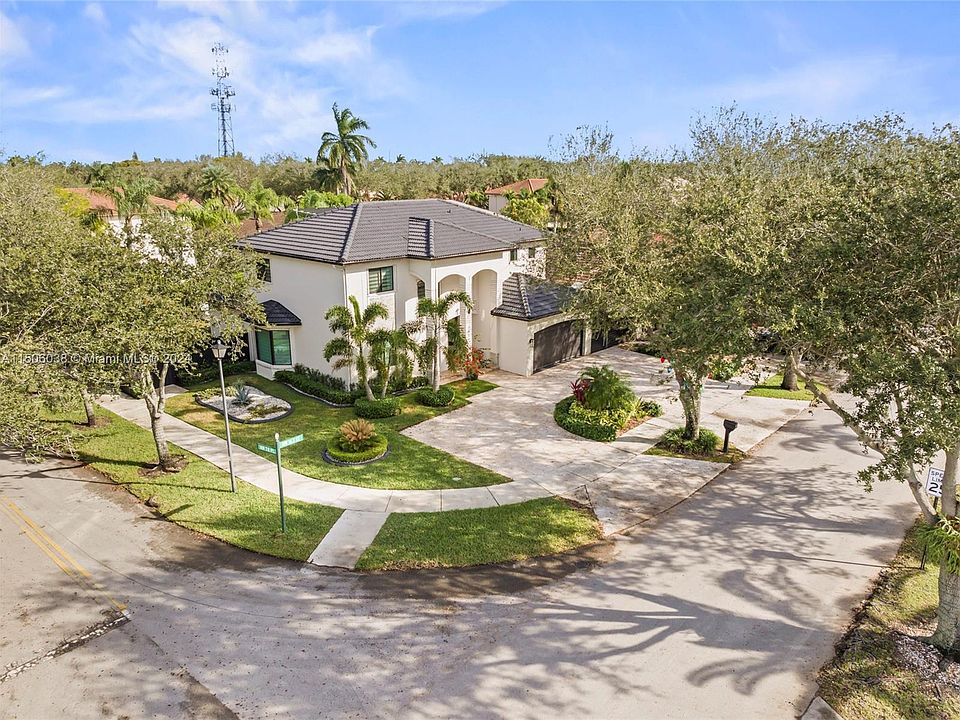 1st image of 7851 NW 163rd St
