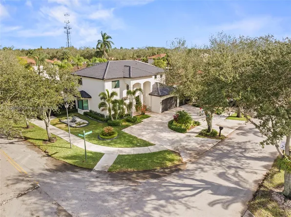 7851 NW 163rd St, Miami Lakes, FL 33016