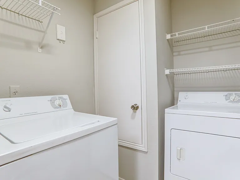 Kings Mill Apartment Homes — Photo 8