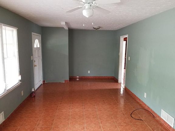 5th image of 4506 Pine Dr
