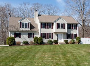4 Hilltop Ln, Millville, MA 01529
