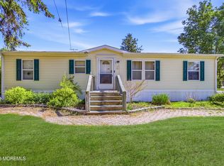 1 Circle Dr, Manchester Township, NJ 08759