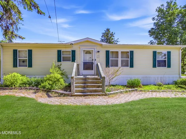 1 Circle Drive, Manchester, NJ 08759
