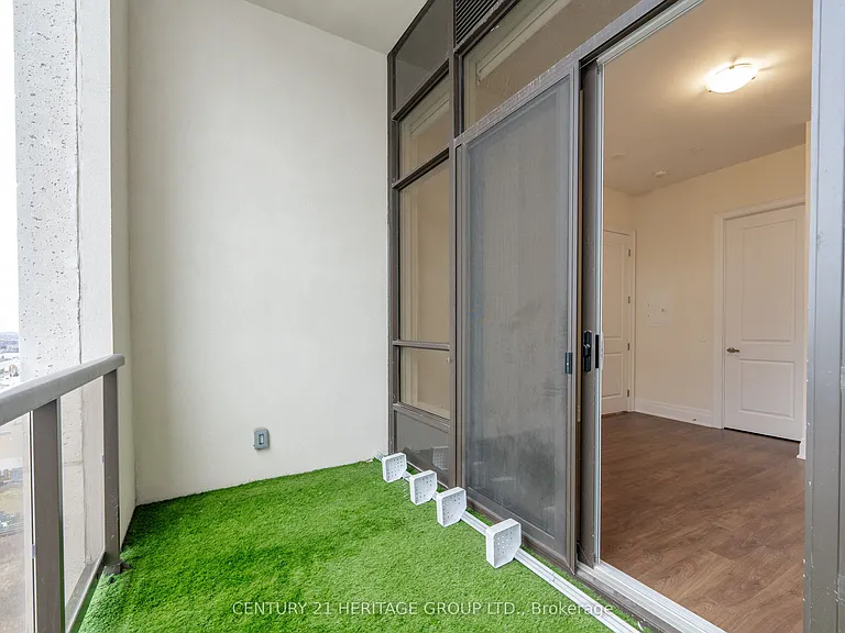 9075 Jane St #Penthouse 02 — Photo 33