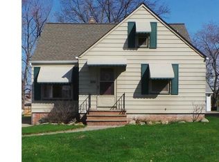 12601 Thraves Rd, Garfield Heights, OH 44125