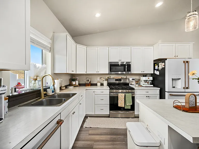 12750 N Cavanaugh Dr — Photo 4