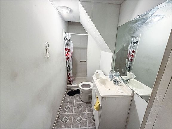 5th image of 623 Avenue D