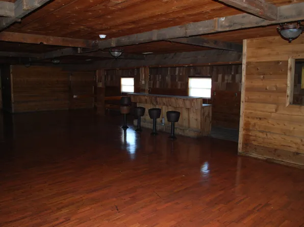 1438 E Olive St, Springfield, MO 65802