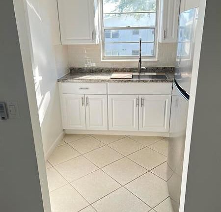 4th image of 162 Camden G #G