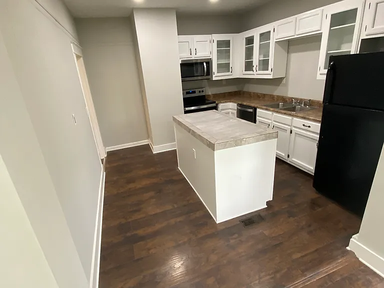 330 Marshall St — Photo 6