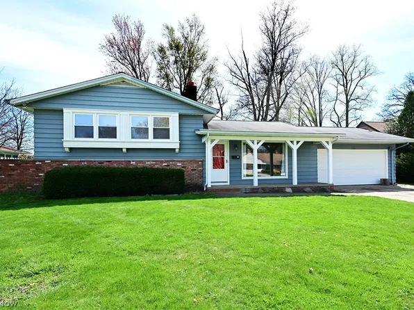 22075 Cottonwood Dr, Rocky River, OH 44116