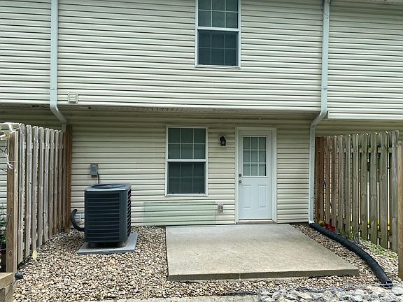 3rd image of 5924 Woodcreek Crossing Way