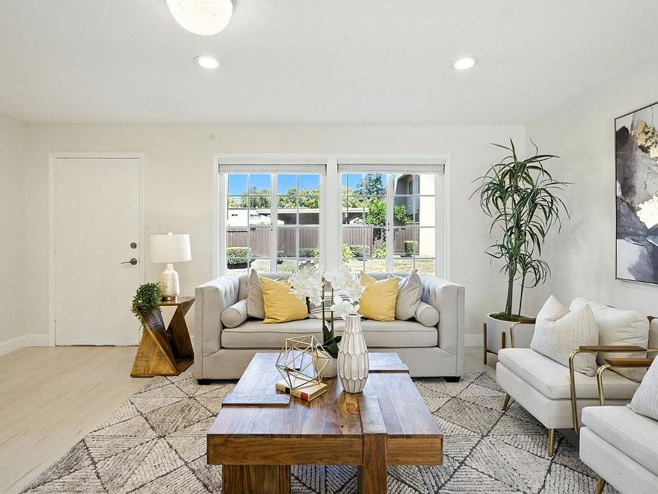 1st image of 27726 Del Norte Ct