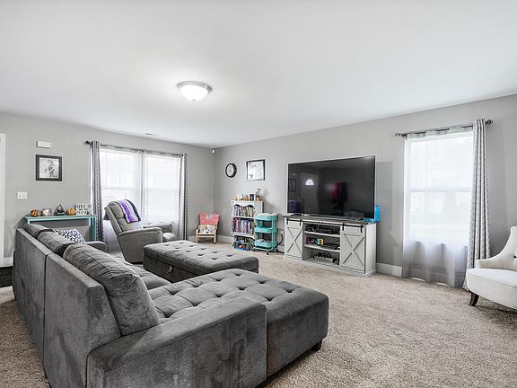 2nd image of 1774 S Park Dr SE
