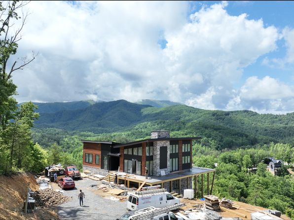 2848 Red Sky Dr, Sevierville, TN 37876