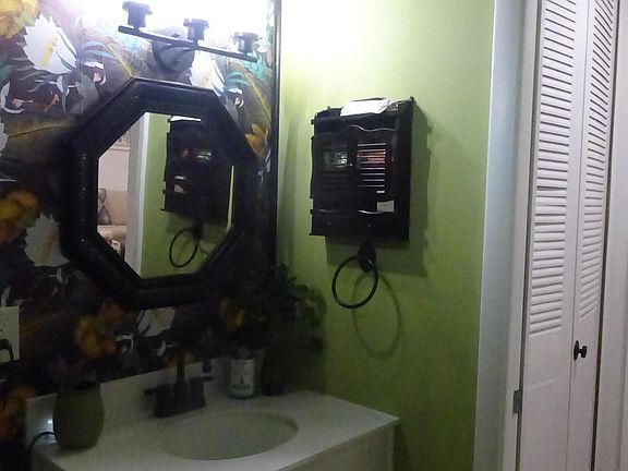 5th image of 2864 CROSLEY Drive E #A