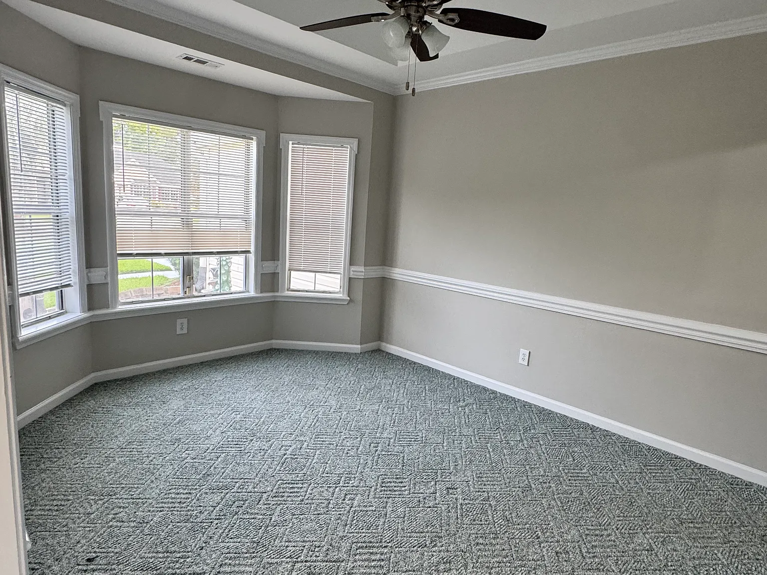 3 bed, 1844 sqft, $2,150 — Photo 3
