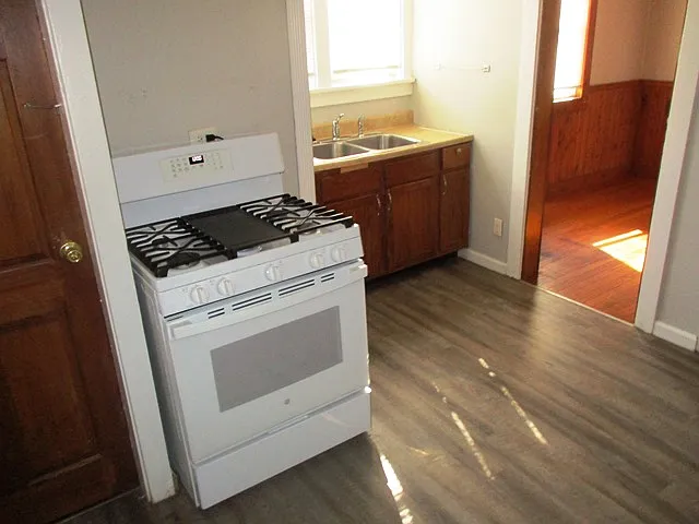 1019 W Taylor St — Photo 9