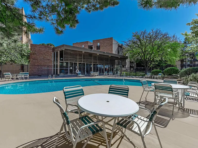 Villa Apartments — Photo 9