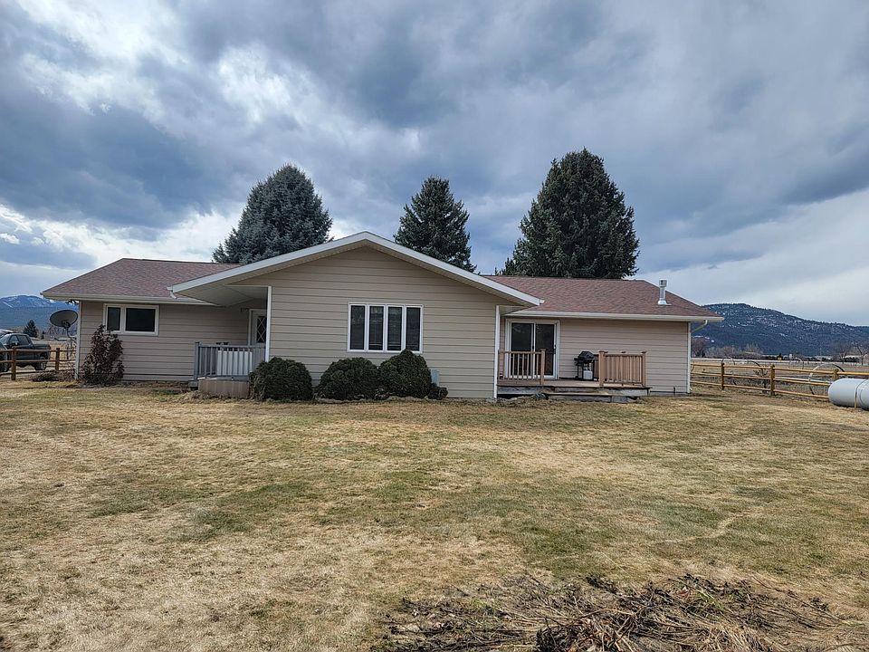 2nd image of 15750 Louise Ln
