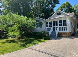 250 Deepwood Dr, Amston, CT 06231