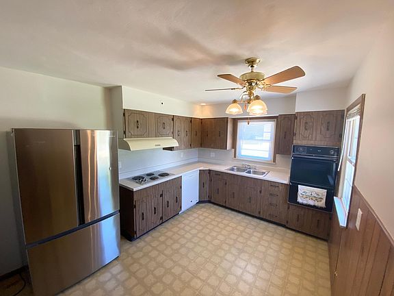 4th image of 978 Loekes Dr