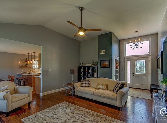2nd image of 417 Dogwood Ln