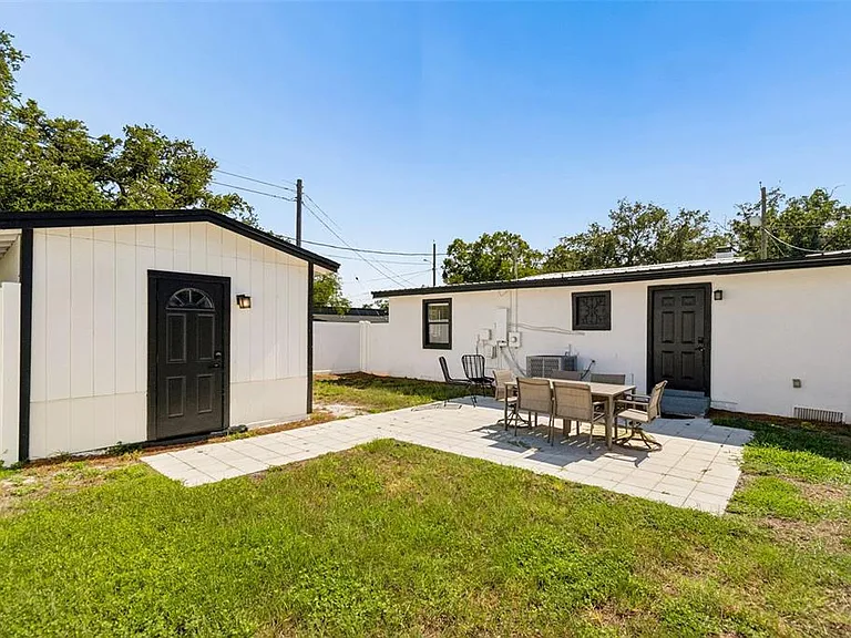 3901 N Ola Ave — Photo 39