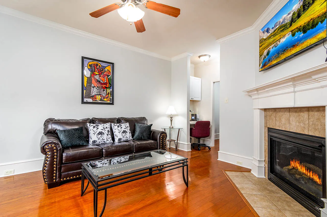2 bed, 2.5 bath, 1220 sqft, $1,890 — Photo 1
