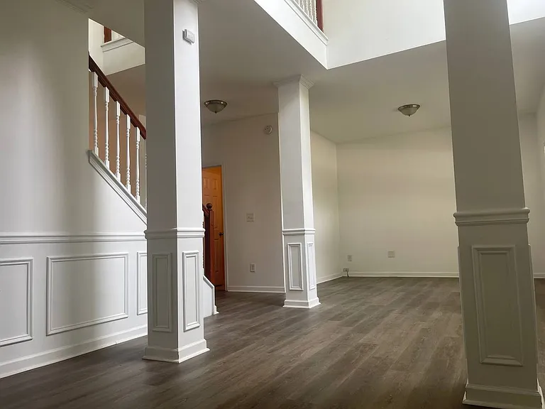 520 Lakeridge Ct — Photo 13