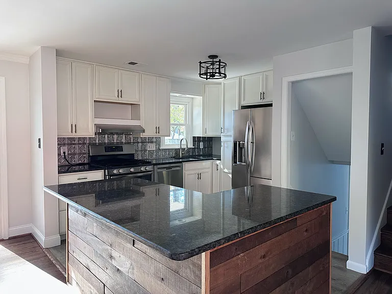 10319 Cleveland St — Photo 4