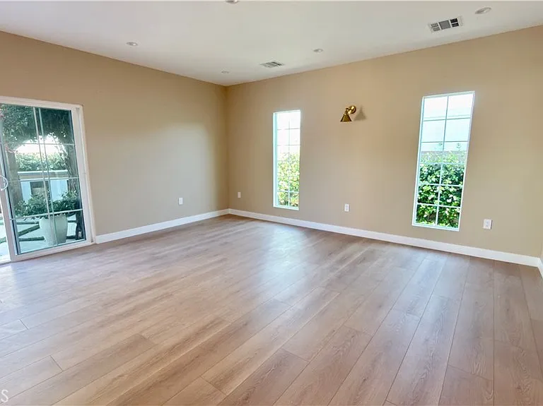 20748 Stagg St — Photo 4