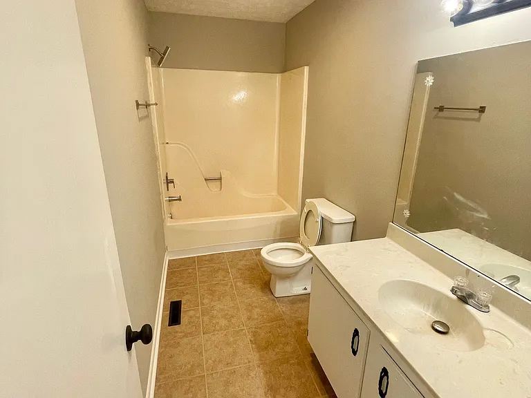 511 Brown School Rd — Photo 6