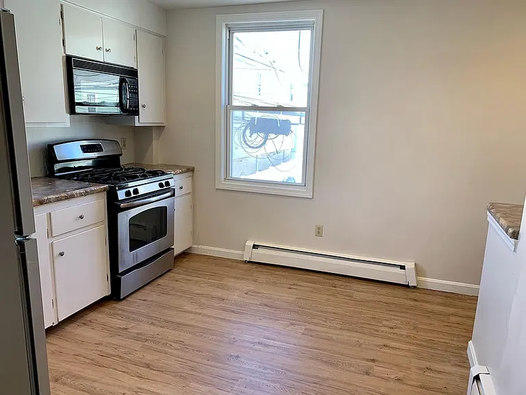 37 Fowle St — Photo 2