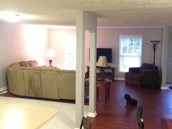 2nd image of 10500 Chippewa Dr