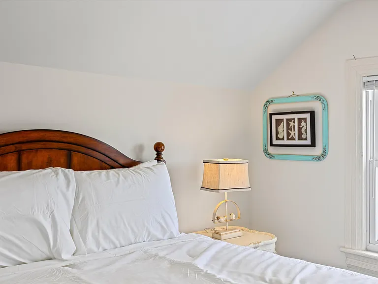 25 S Oakland Ave — Photo 36
