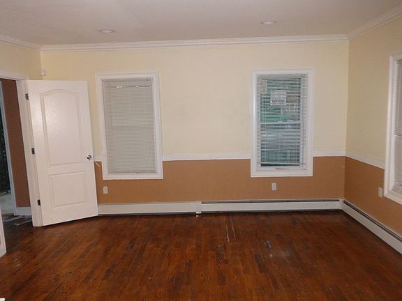 4th image of 820 E 228th St #2