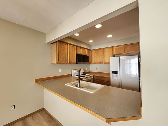 2nd image of 16564 169th St SE