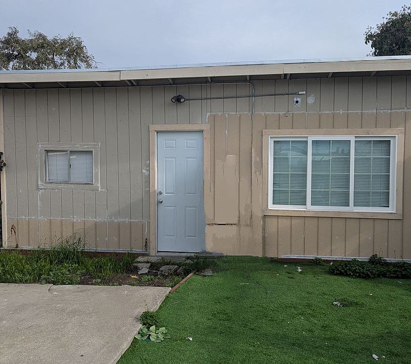 2nd image of 10816A Bancroft Ave