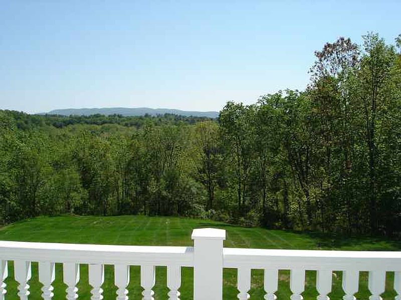 3rd image of 1 HILLSHIRE Lane