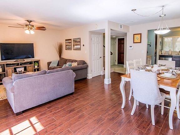 5th image of 18134 Killion St Unit 1