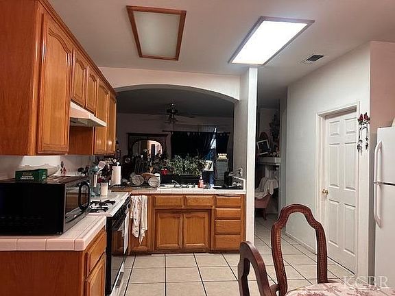 2nd image of 1101 E Cinnamon Dr