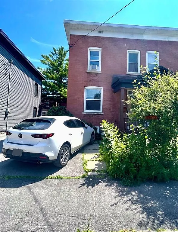 3 bed, $3,300 — Photo 1